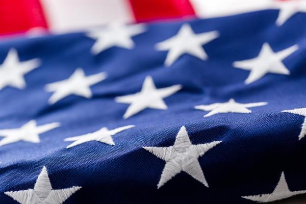 ViaLidoDrugs's tweet photo. We are proud to be an independent American business. Thank you for choosing to #ShopLocal with us! https://t.co/UVl5Aqt4pF