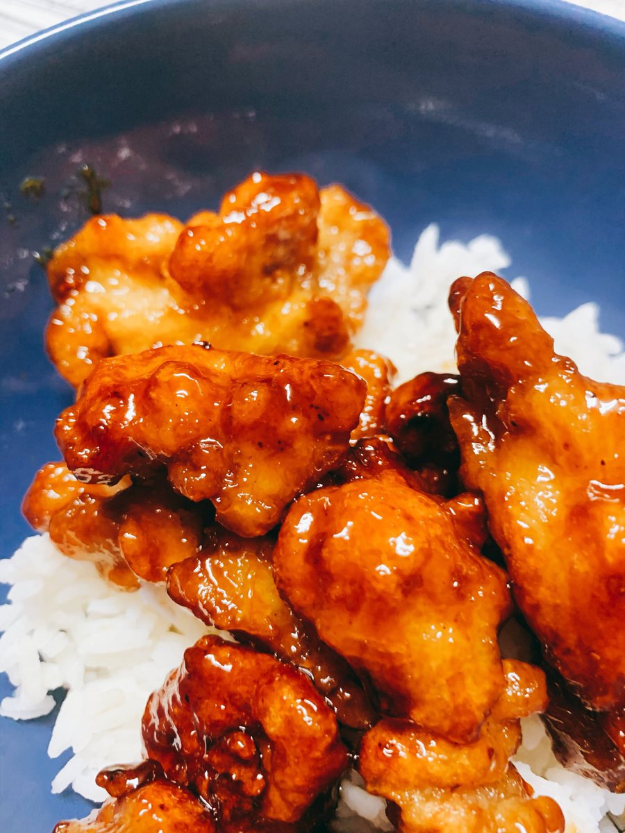 LisaFranceCNN's tweet photo. This @traderjoes orange chicken is delicious & was super easy to make. #LisasKitchen #Nomz https://t.co/8oq64gr4pe