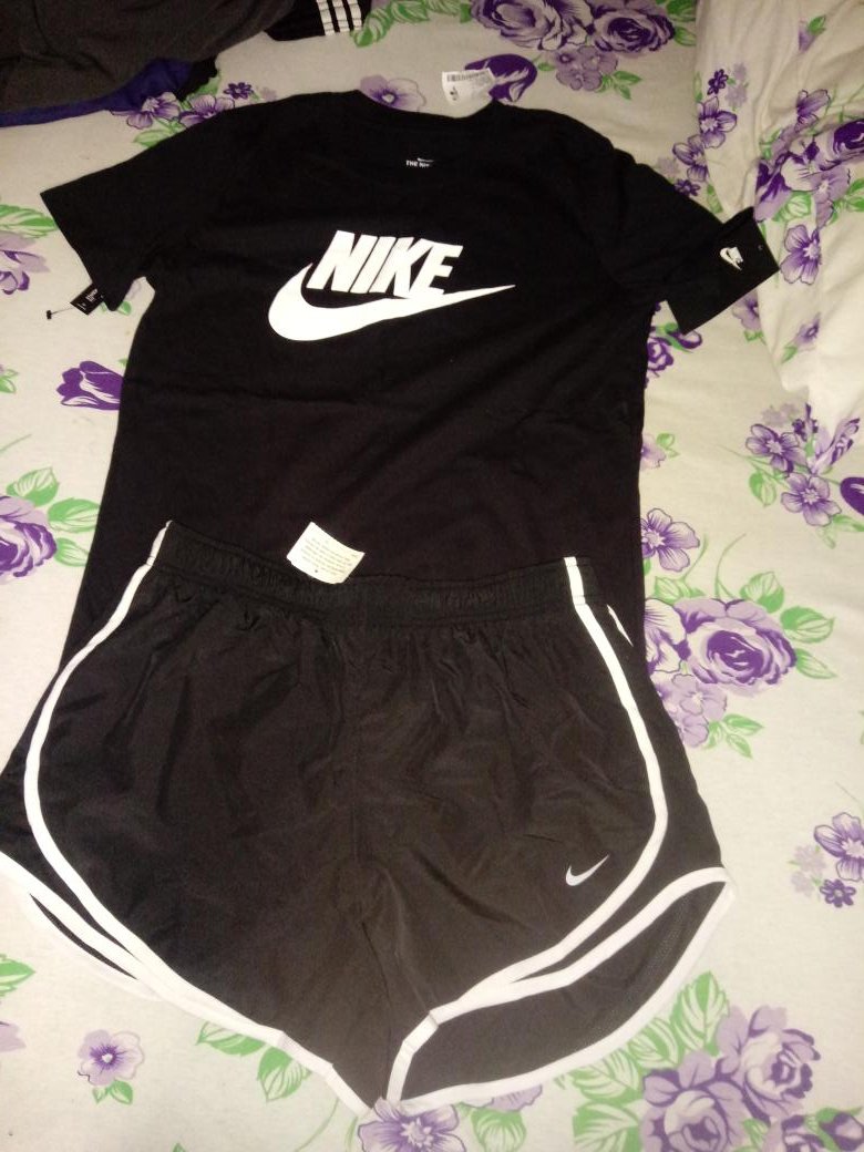 rodgo on X: vendo kit da nike feminino nunca usado 120$ motivo