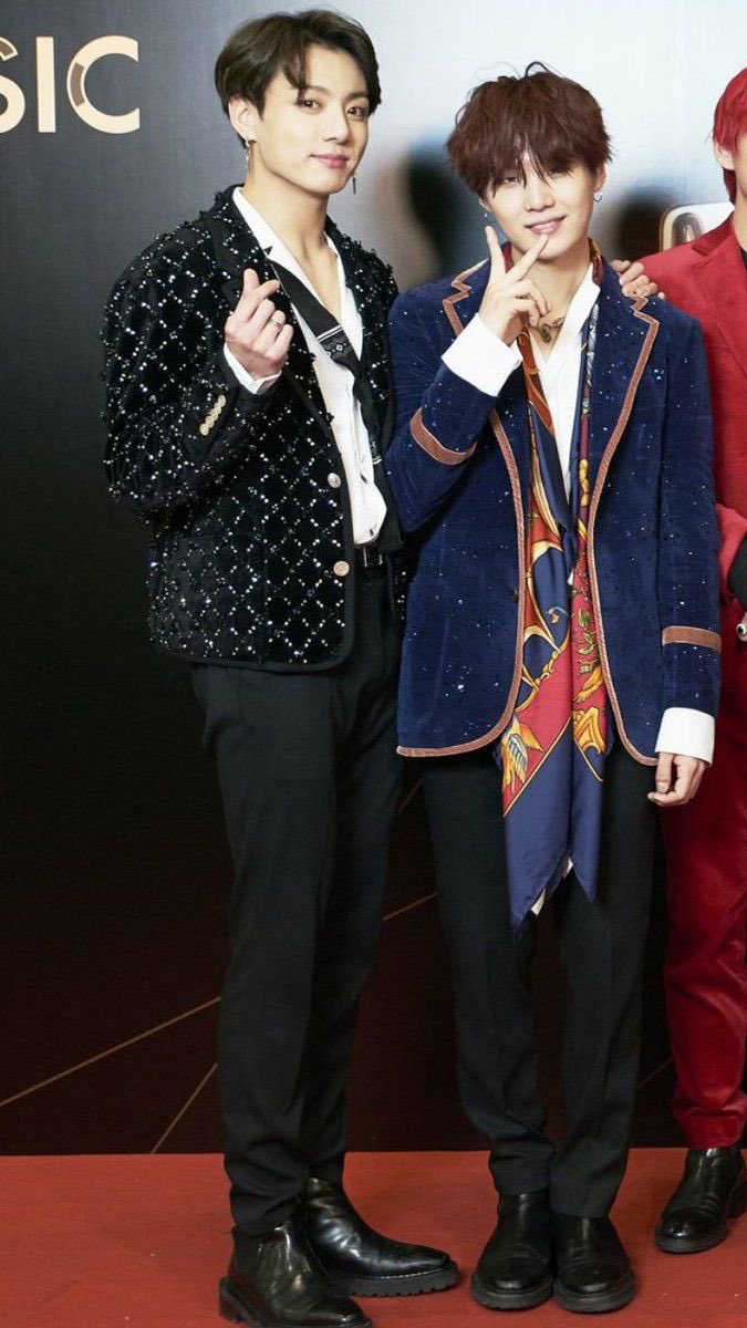Yoonkook size difference a Thread- 