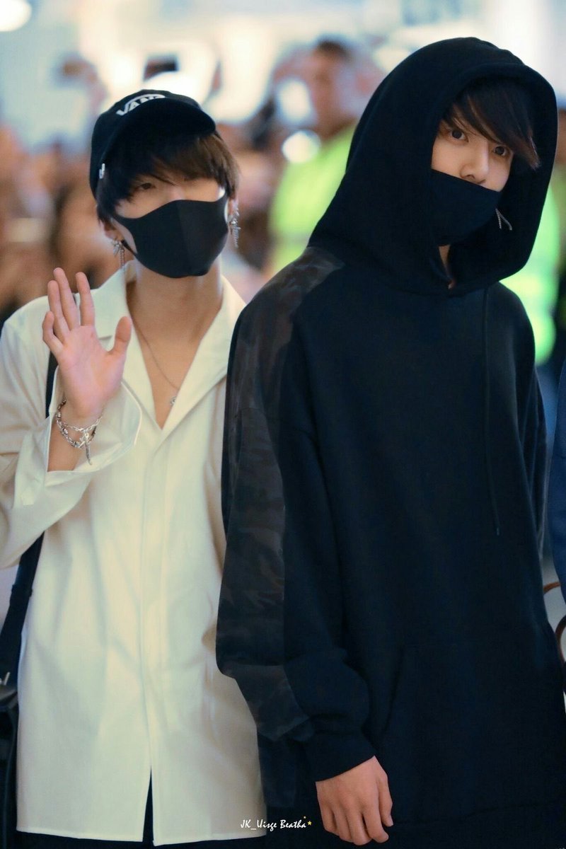 Yoonkook size difference a Thread- 