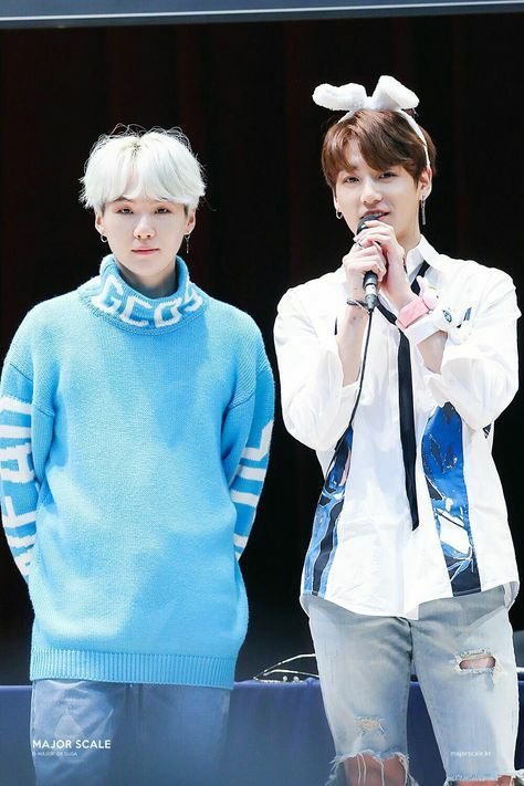 Yoonkook size difference a Thread- 