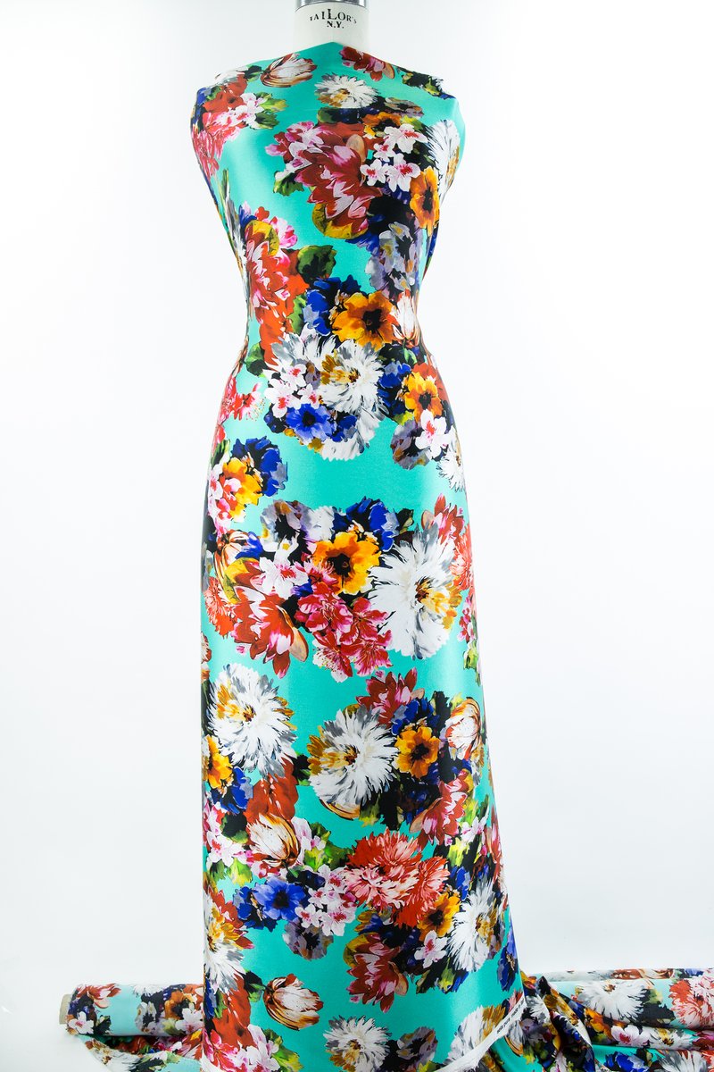 thierryroger1's tweet photo. some fabrics remind you of far away travels and exotic locations, this one does the job.
What do you think?
.
.
.
#couture #designer #InstaFashion #OOTD #FashionBlogger
#luxuryfashion https://t.co/BpElnXT43P