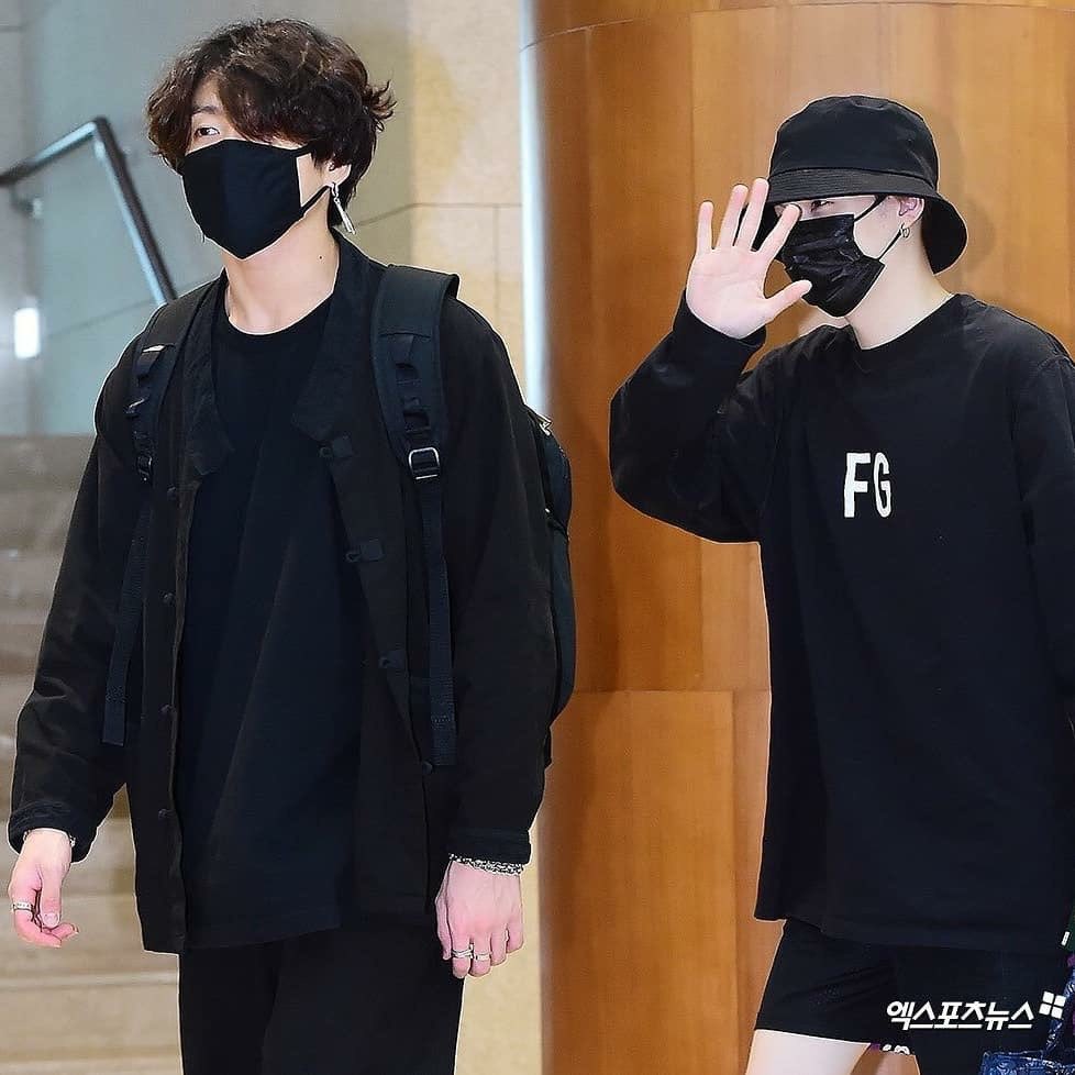 Yoonkook size difference a Thread- 