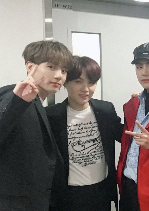 Yoonkook size difference a Thread- 