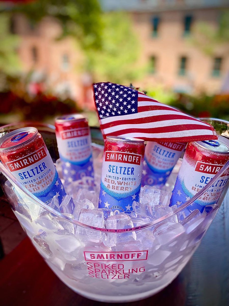 Mark your calendars folks. O’Connell’s are offering for your 4th of July celebrations a 5 for $25 bucket of Smirnoff Red, White &amp; Berry! 
🎆🇺🇸Sláinte🇺🇸🎆