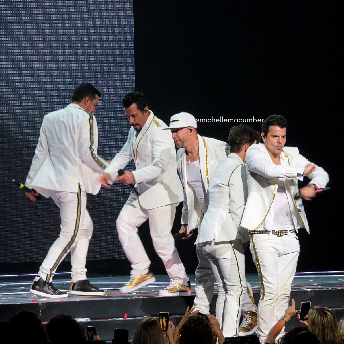 MichelleMacumbe's tweet photo. #OTD in 1990 @NKOTB βs #StepByStep single hit #Number1 on @billboard Hot 100 πβ€οΈππ₯° Congrats on the anniversary of #StepByStep30 topping the charts @jordanknight @dannywood @joeymcintyre @JonathanRKnight and @DonnieWahlberg πβ£οΈ #NKOTB #BHLove #Thankful4NKOTB #MixtapeTour https://t.co/zZHXCDnweC