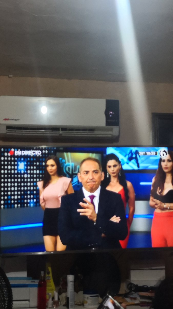 nimayesque's tweet photo. @multimediostv saludos chavis,y a todo el elenco,un beso enorme a Anel, también a mí esposa Elizabeth y a mí niña Nelly que los estamos viendo https://t.co/296AoQNi5o