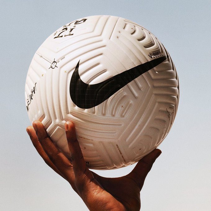 FutboLPress_'s tweet photo. Nike dio a conocer Flight Ball, el nuevo e innovador balón que usarán la Premier League y la Serie A en la próxima temporada 2020-2021 #Nike #FlightBall https://t.co/cwy4QcE33B