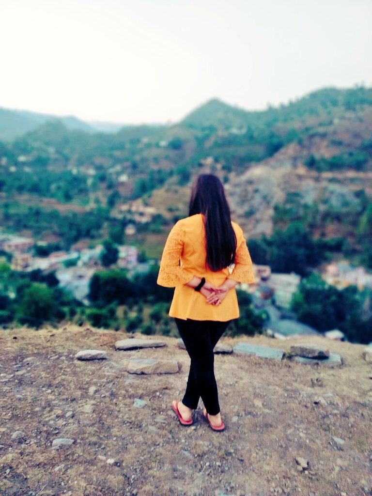 The best view comes after the hardest climb...❤
#Himachal #peaceInMountains #peaceInNature #love #beauty #mountains #village_pangan