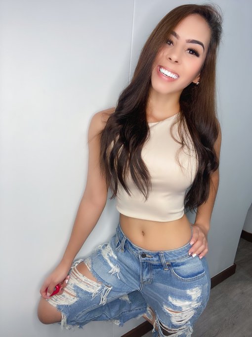 La mejor medicina:  sonre&iacute;r 😀 https://t.co/7VT2b52t7O