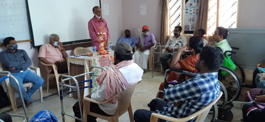 APD_India's tweet photo. #Livelihood training sponsored by our donors SELCO Foundation was conducted in #Davanagere APD offices for 16 #PwSCI (#SpinalCordInjury). Thank you, Mr Naveen of SELCO and Mr G S Shashidhar (DDWO) for inaugurating the event.
Livelihood program: https://t.co/Iiy5oV9ahF https://t.co/oRrE3XYJ3C