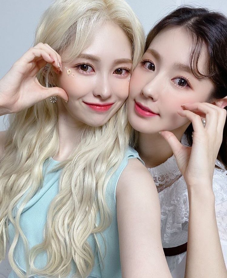 miyeonpix's tweet photo. miyeon with dia's yebin https://t.co/tPLb7Dkiac