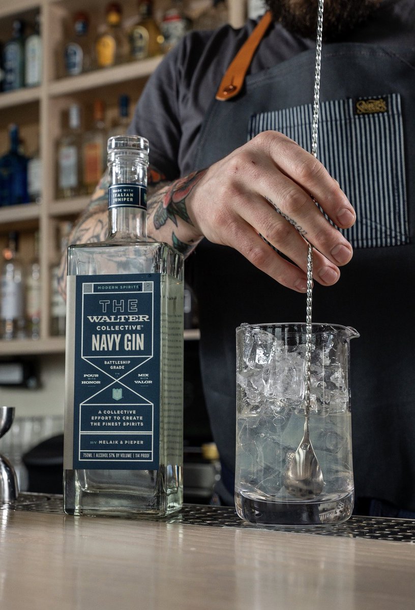 Making Negroni Biancos today with Walter Navy Gin! ⚓️