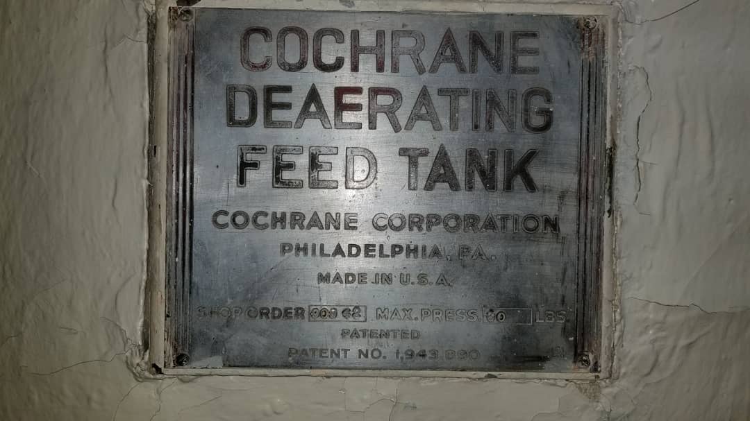 USSKIDD_DD661's tweet photo. For the #engineering gang: KIDD's 1942-era No. 3 Babcock & Wilcox #boiler in aft fireroom w. important signage; Cochrane deaerating feed tank in aft engineroom w. instructions. #steam #propulsion #steamcycle #engine #science #STEM #destroyer #museum #education #learningisfun https://t.co/7FVwxX913k