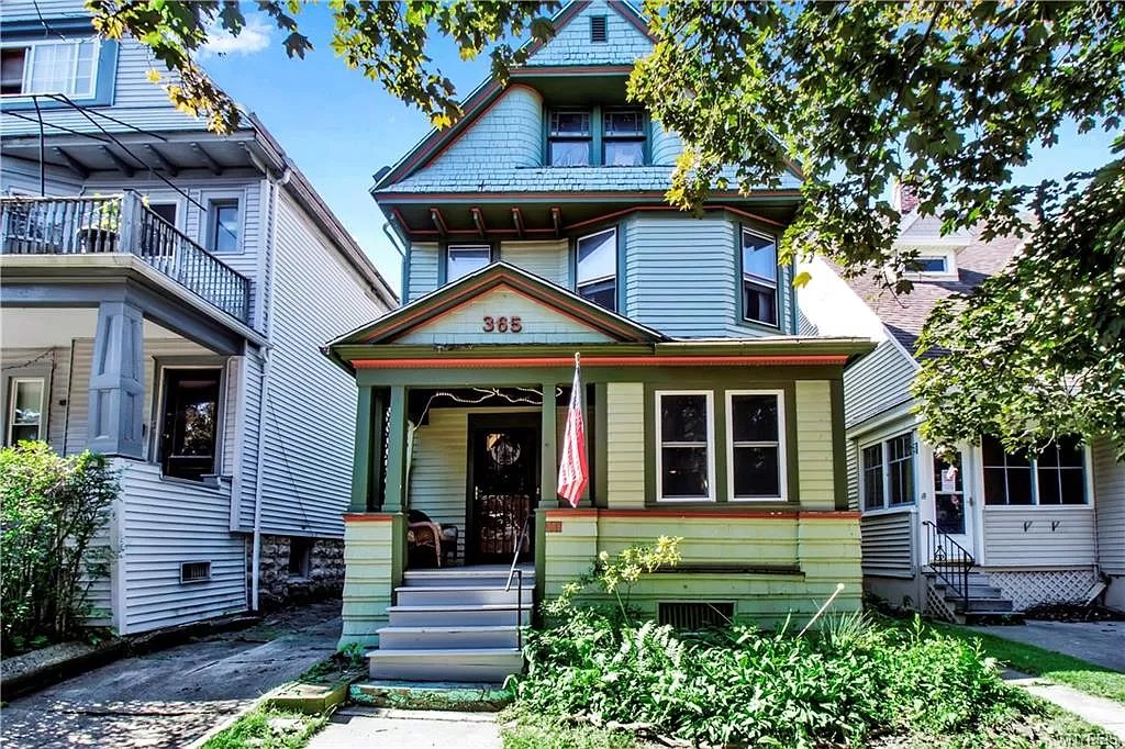 Round 3: Buffalo NYHouse 1: Green Queen Anne3 bed/2 bath, 1956 sqftPrice: $259,900Link:  https://www.zillow.com/homes/Buffalo-NY_rb/