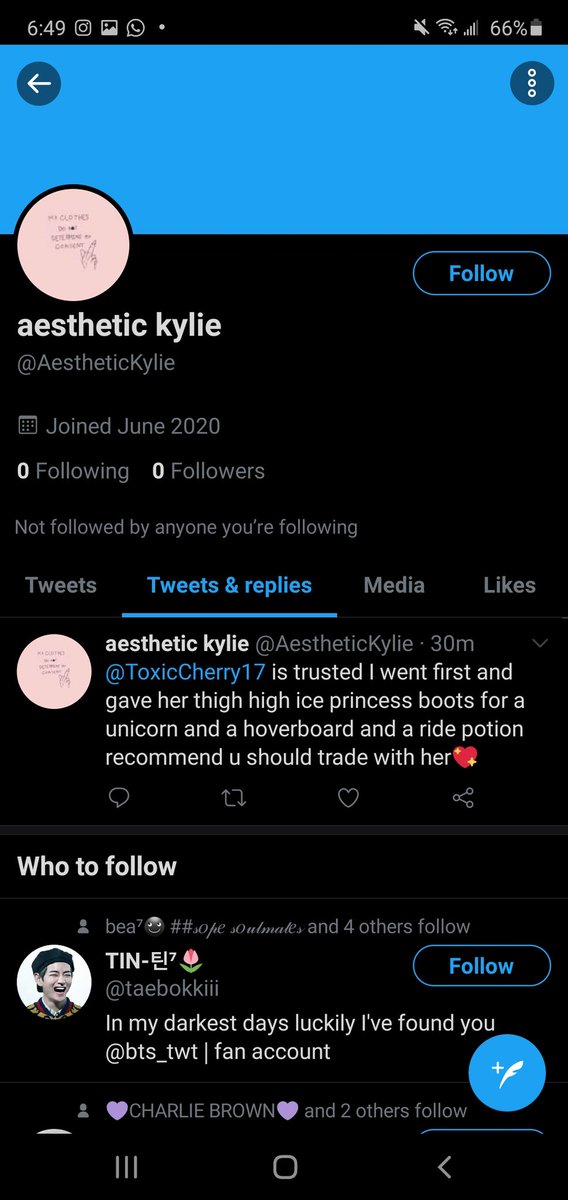 GUYS  @ToxicCherry17 IS A SCAMMER! She has fake proofs on her profile. All of her proofs were posted just a few minutes between them. Also, two accounts of the proofs she has don't exist anymore #royalehighscammers  #royalehightrading  #royalehighhalos  #royalehightraders