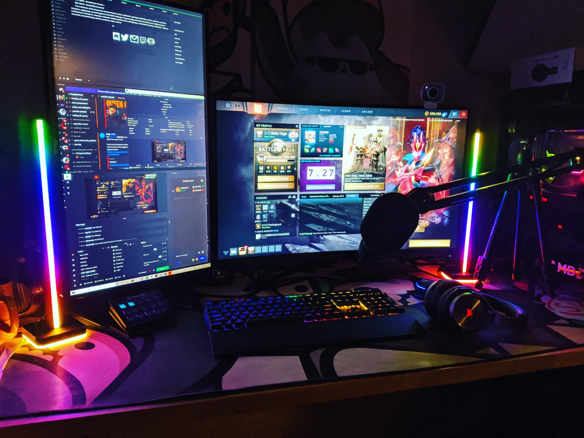 My life is now a lot more brighter thanks to @CORSAIR sending me one of their LT100's!

I think I'm still lacking in the RGB department though. Send me suggestions and pics of your RGB infused setups =D

 #RGB #CORSAIR