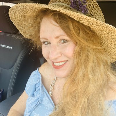 cleanhome5's tweet photo. Redlipstick25 All Readheads deserve a TWEET or two ! #jackieslakerentals #naturalred #redhair #Redheads #NewProfilePic #2020pic https://t.co/KLuCTIeP95