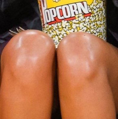 ifsraissa_'s tweet photo. o joelho da rihanna é mais bonito que eu https://t.co/RBGjEuhBvt