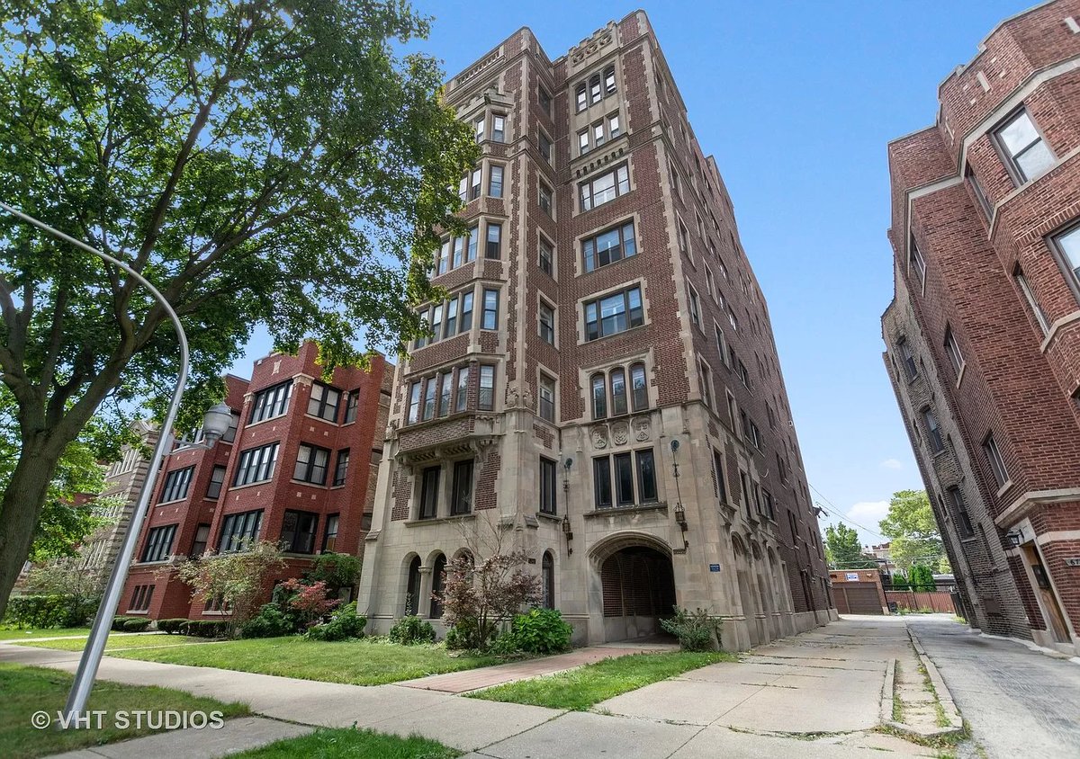 Round 6: Revenge of the Chicago CondosCondo 3: To die for Tudor 4 bed/3 bathPrice: $185,000Link:  https://www.zillow.com/homedetails/6740-S-Oglesby-Ave-APT-5-Chicago-IL-60649/4001016_zpid/