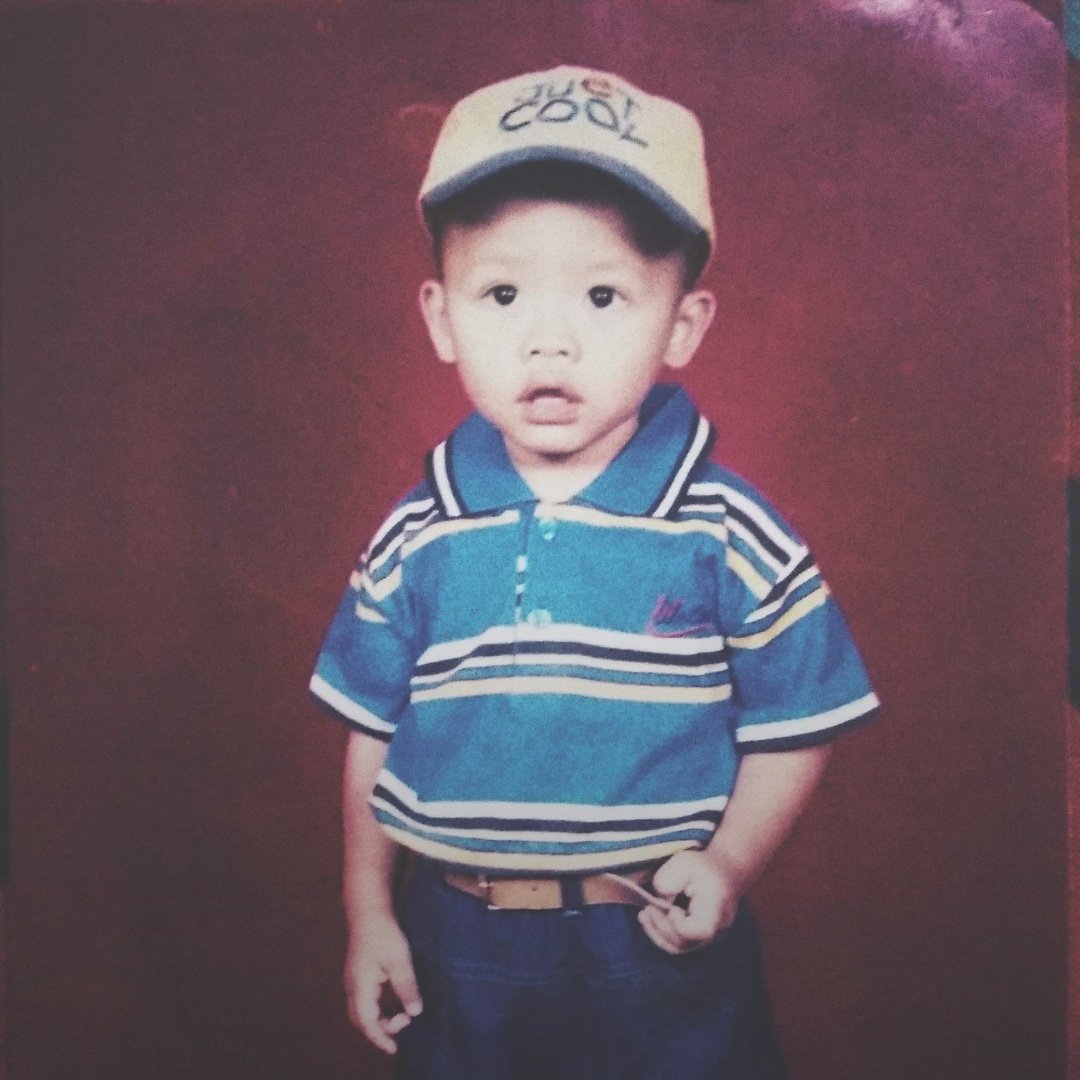 wildantauuf's tweet photo. #17yearschallange
Coba drop foto kecil kalian 🤭🤗

3 years old                     20 years old https://t.co/iMFgjGSKzy