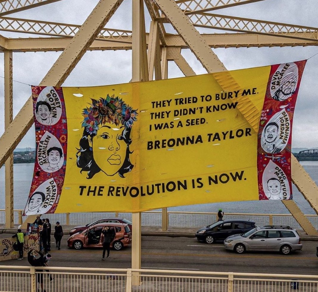 AttorneyCrump's tweet photo. So powerful!! Bre, your life mattered — you are helping make CHANGE in a country that so desperately needs it. We stand with you and all the other lives taken too soon ✊🏾 (Photo by ky_drone_guy). #SayHerName #BreonnaTaylor #JusticeForBre #JusticeForBreonnaTaylor #BlackLivesMatter https://t.co/jS2T7q4o5k