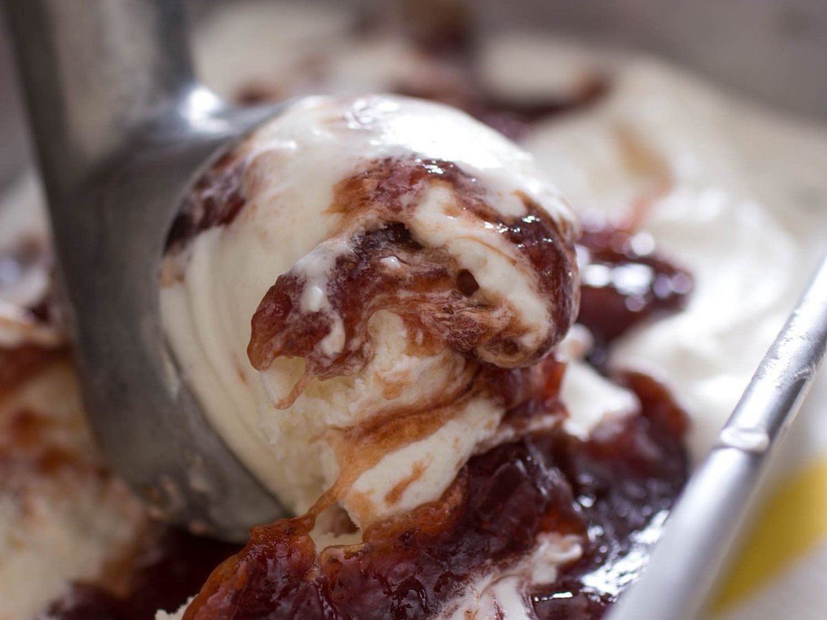 ChefFoodietoon's tweet photo. The Subtle Secrets to Making the Best Ice Cream Mix-Ins https://t.co/0ztIv7GDNm https://t.co/O4W8c2ZPfR