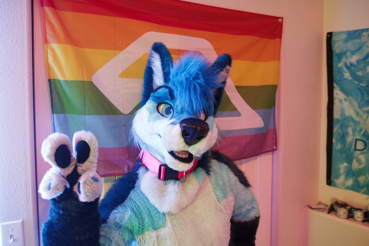 RahneKallon's tweet photo. Last day of pride 💙

All photos taken by me, first one touched up by @0ddj0b 

Major thanks to @anjunabeats once again for the wonderful pride flag https://t.co/Z7lZrEcE23