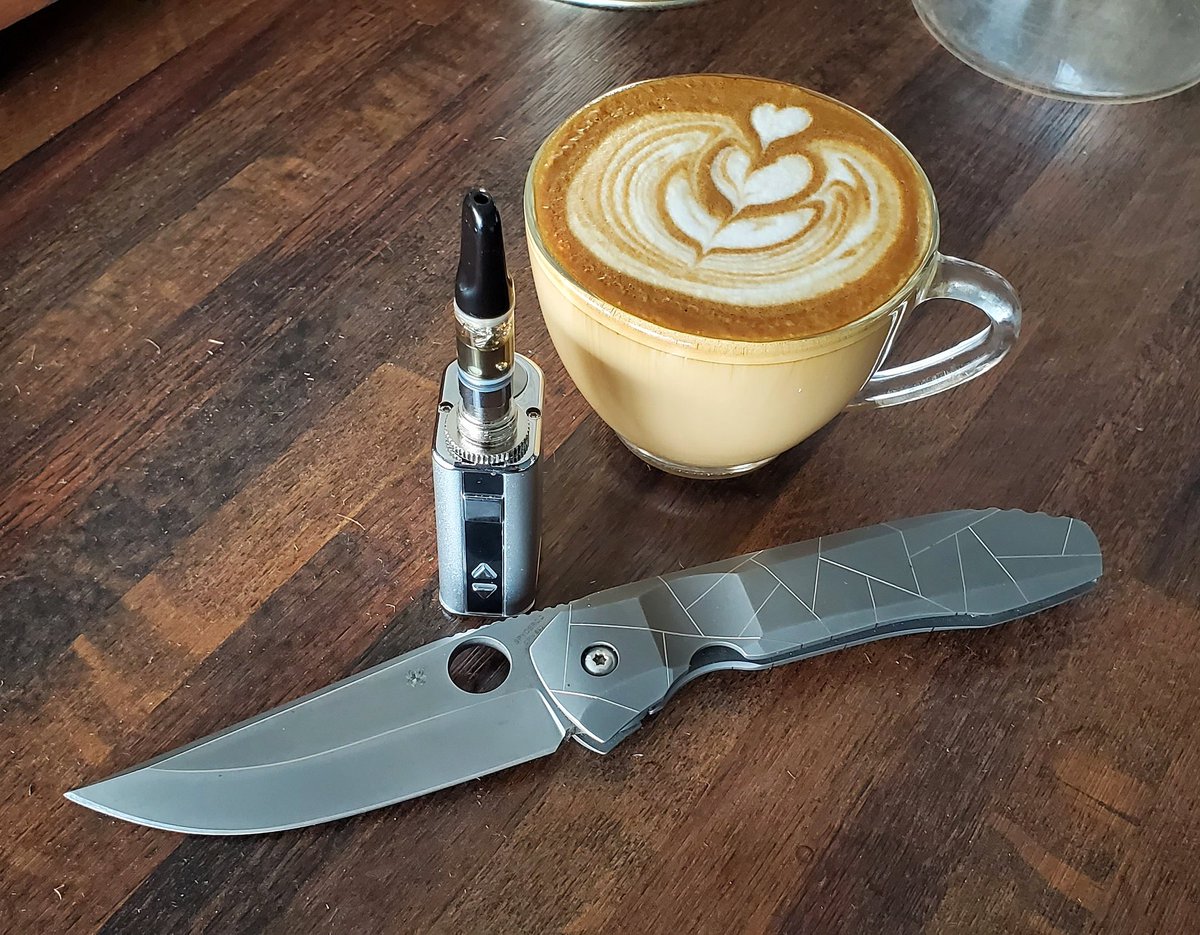 CoffeeNKnives's tweet photo. Cheers https://t.co/oDlw9obukb