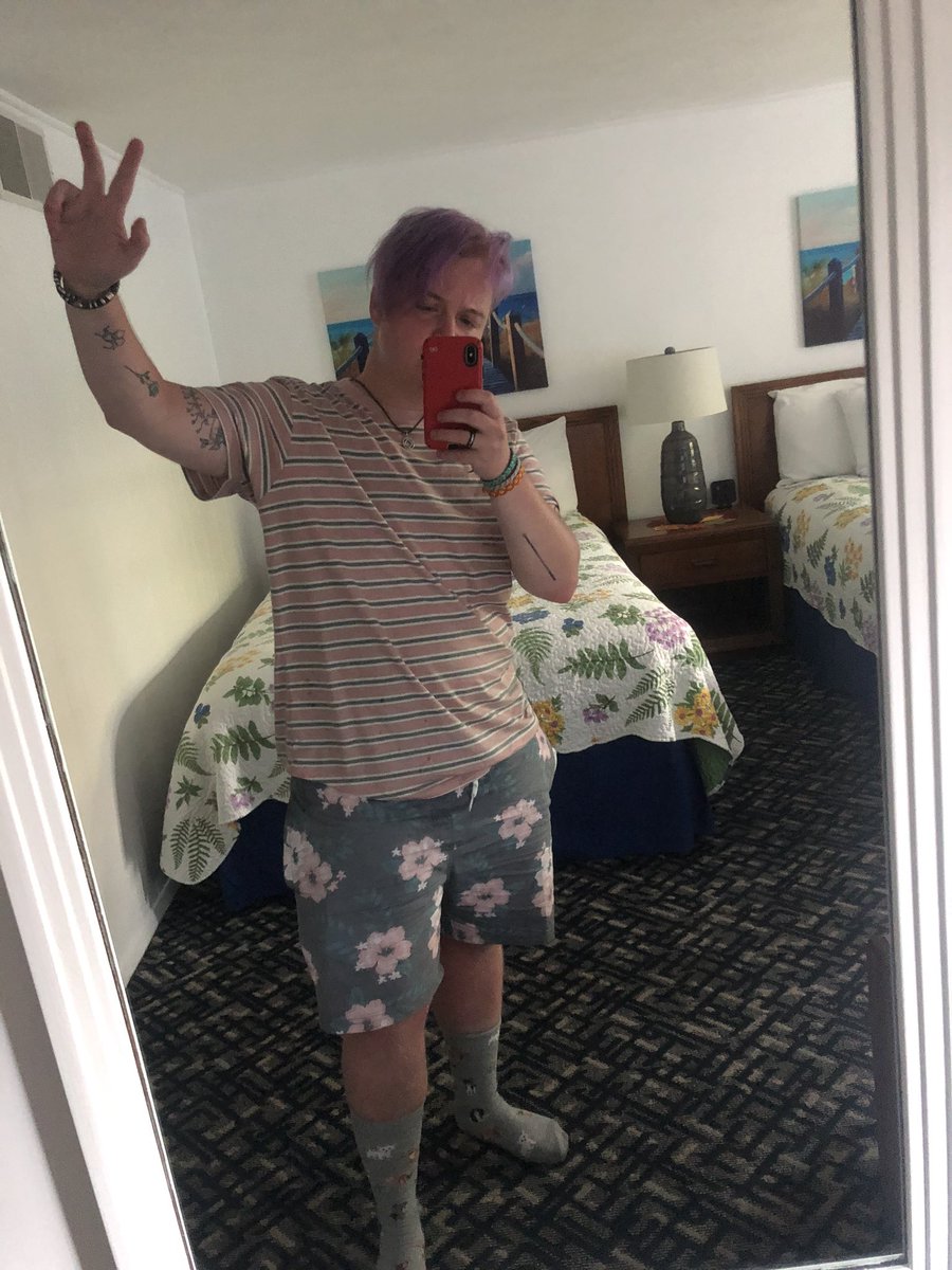 theo_rochlin's tweet photo. Hey what's up, pride month is ending but I'll never stop being proud of my pansexual trans self #TransGuyTwitter #LGBTQpride https://t.co/rlGoSglbEm