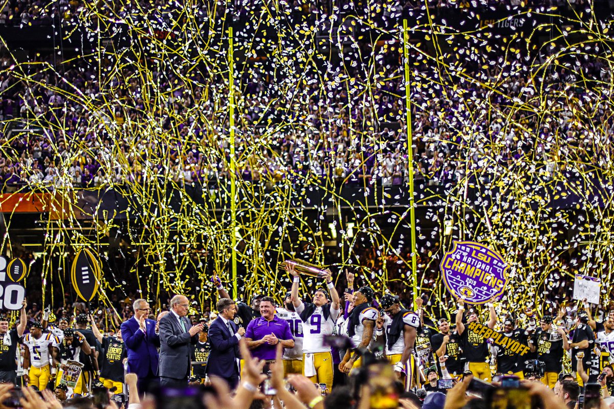 bradyklain's tweet image. A little evening news drop. Honored to announce that I have won this year's @Cronkite_ASU Crowder Photojournalism Award. Special thanks to @JoeCamporeale @PaolaBoivin @brettkurland @loritodd and others for helping me out and teaching me along the way. cronkite.asu.edu/news-and-event… ⬇️⬇️