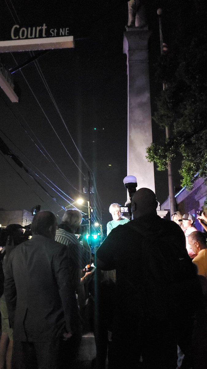 It's about to go down....literally 😊 <a href="/2micsandamind/">2MicsAndAMind</a> is here <a href="/ReggieBush/">Reggie Bush</a> <a href="/PastorTonySmith/">Ra'ah Tony Smith</a> @