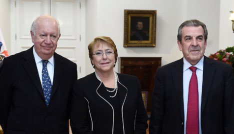 joseantoniokast's tweet photo. ¿Y cuándo le bajamos el sueldo y las asignaciones a este grupito? https://t.co/9cEmbnBObn