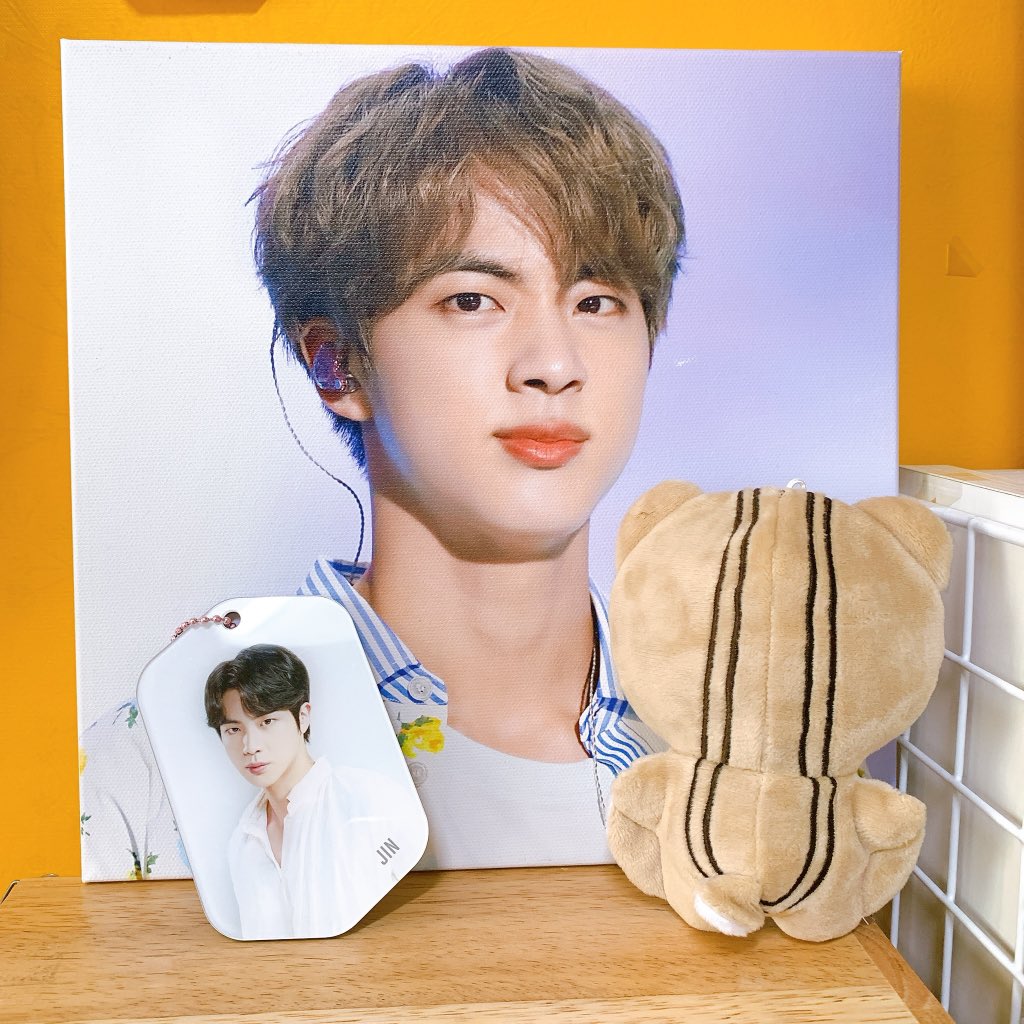 ㅋㅋㅋㅋㅋㅋㅋ
10cm 인형옷 우리 콩알즈 입히려규 샀는데..옷이 작어서 알제이한테 입혔더니 너무 찰떡 ╭( ･ㅂ･)و ̑̑
귀여워 ...( ⁼̴̤̆◡̶͂⁼̴̤̆ )💗