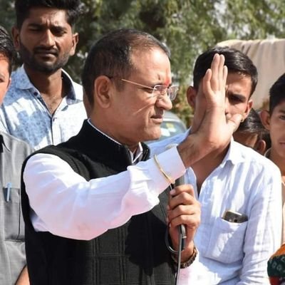 Sikandarpariha5's tweet photo. राजस्थान के किसानों एवं युवाओ की आवाज़ किसान नेता एवं पूर्व नेता प्रतिपक्ष श्री मान रामेश्वर जी डुडी साहब को जन्मदिन की हार्दिक शुभकामनाएँ!

में ईश्वर से आपके सुखी एवं दीर्घायु होने की कामना हूँ! 
#happy birthday Sir 
#rameswar dudi https://t.co/5tNC6edkgQ