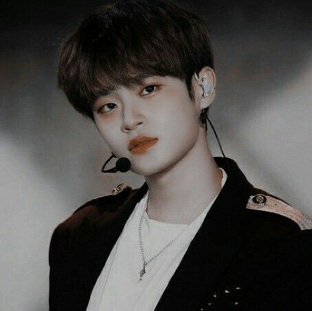 jis6nq's tweet photo. @chenluwoo_ q lindo. es daehwi de ab6ix https://t.co/OzpQRJdVCL