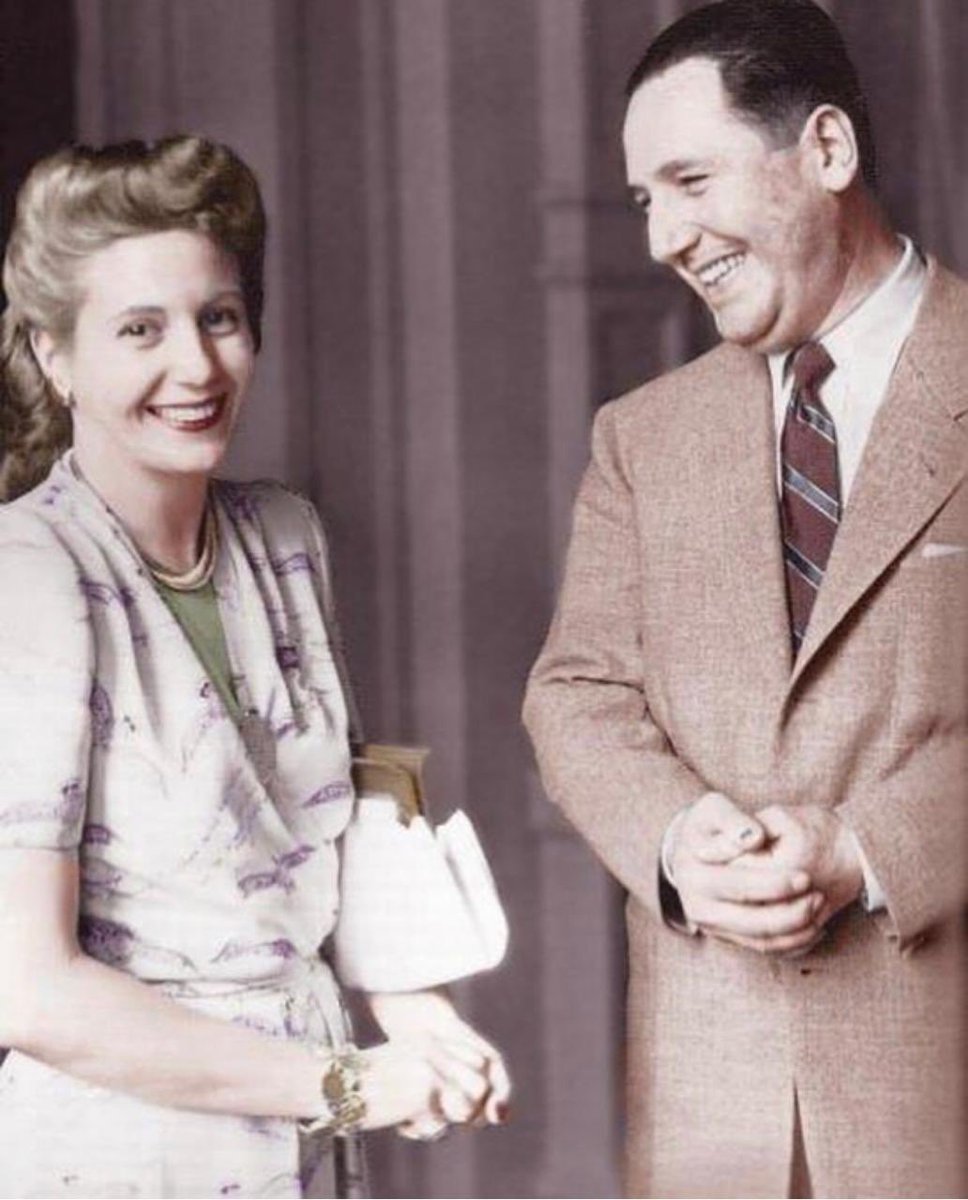 caminoal27's tweet photo. Hace 46 años años partía hacia la inmortalidad el General Juan Domingo Perón. Nos dejó un montón de derechos que fueron conquistados bajo sus gobiernos. Nos dejó el movimiento político más importante. Y nos dejó una doctrina humanista a la que siempre volvemos. #PeronVive ✌ https://t.co/eF9Lh0xXoX