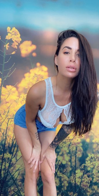 I&rsquo;m making a list of performers that I want to shoot content with in August. Who should I add to it.