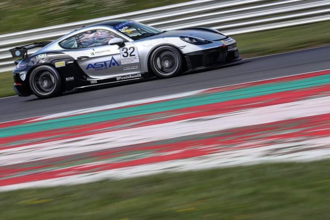 ASTA_TOOLS_UK's tweet photo. Standing ovation for James Dorlin Racing!!! You couldn't envisage a better start to the season! First race weekend complete and coming away with 2 race wins from 2 races and the championship lead! We're really proud to be supporting such a talent... https://t.co/QXmFCxNEVF