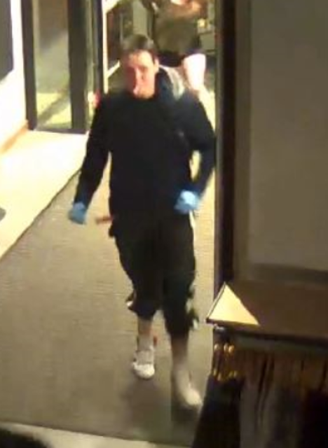 sppdmn's tweet image. Who looted Lululemon? 

It happened at about 11:45 p.m. Thursday, May 28 at the Grand Avenue store. Today we're asking for your help. 

Take a look. Recognize anyone? 

651-266-5900
SPPD-CUITF@ci.stpaul.mn.us 

stpaul.gov/news/who-loote…