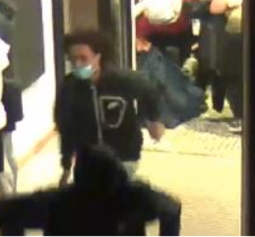 sppdmn's tweet image. Who looted Lululemon? 

It happened at about 11:45 p.m. Thursday, May 28 at the Grand Avenue store. Today we're asking for your help. 

Take a look. Recognize anyone? 

651-266-5900
SPPD-CUITF@ci.stpaul.mn.us 

stpaul.gov/news/who-loote…