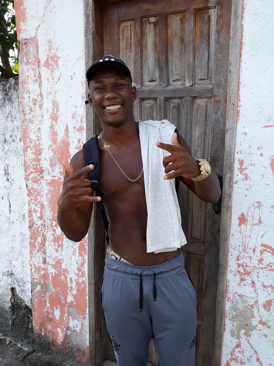 laurxxxs's tweet photo. Petição pro negão da BL merendar Pedro avelar na porrada
 1 assinatura https://t.co/rn2ou1R2sD