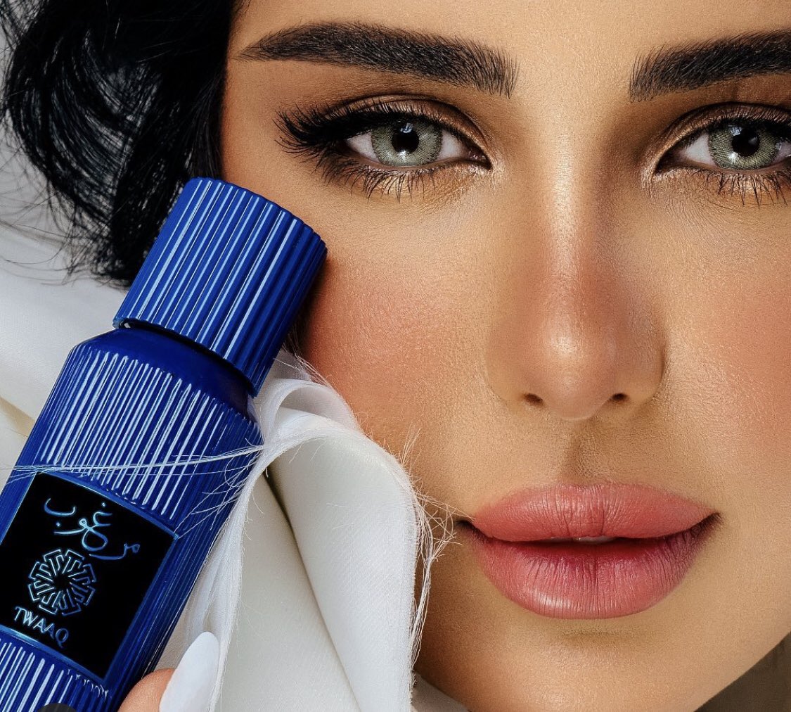 TwaaqKw's tweet photo. عطر مرغوب 
حصري ولفترة محدودة 
يمكنكم الطلب عن طريق موقعنا وسيتوفر قريبا في جميع افرعنا  Marghoub perfume
Available now in our website for a limited time in a limited quantity! 
#كل_ممنوع_مرغوب 
Video by: @shubbar.motionart 
Dress by: @hebaalenezi.
https://t.co/hn3Dh8FUlW https://t.co/UwMoegST0I