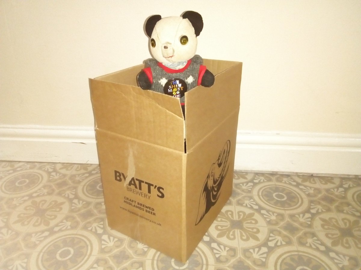 Pub_Panda's tweet photo. My @ByattsBrewery box is EMPTY (sad panda ears) but it is going to be full again tomorrow! Woooooo!! Human finally remembered to get his spendy card out and the nice people at Byatts are driving the beer to our door! #BestBreweryEver #JonathanLovesByatts https://t.co/f1Xe8lCOQA
