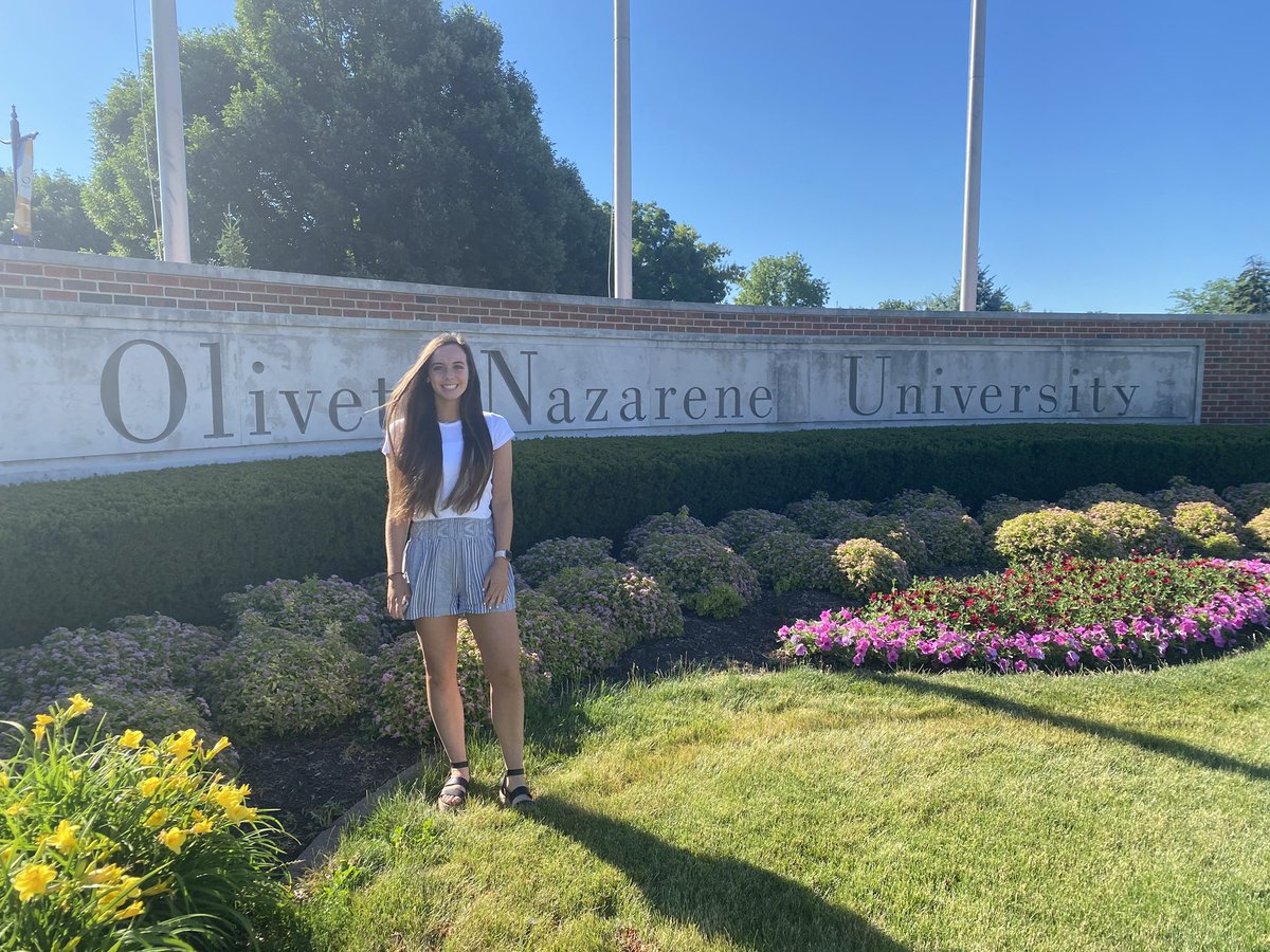 graceschutt18's tweet photo. COMMITTED 🏀💜💛🐯 https://t.co/5K1GHmIDKx
