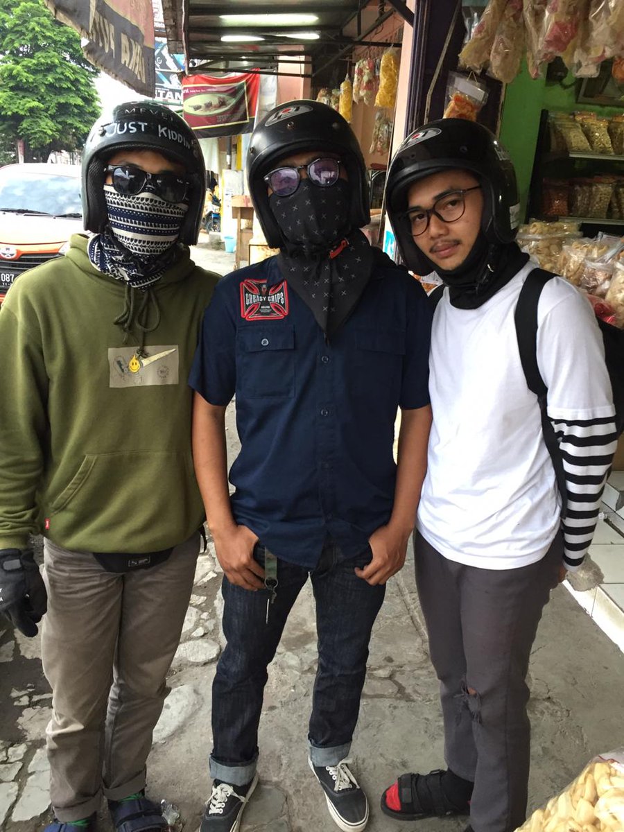 Hardcoreonay_'s tweet photo. cape bulak balik hongkong singapur terus haha
#udahgituaja#stiweud https://t.co/a7x8LtNam7