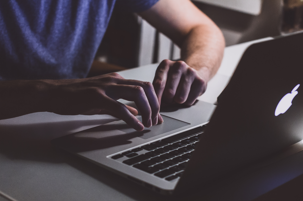 OracleLinux's tweet photo. Watch this webinar and discover how #OracleKsplice can help:
✔️automate your patching
✔️speed up updates and CVE patching
✔️reduce operational costs
✔️improve security
https://t.co/xAwq76AGDi https://t.co/vOnqJNMHBM