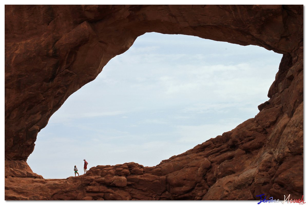JeromeHsueh's tweet photo. "How Small We are Compared to Nature."
「面對大自然,我們是多麼的渺小。」
Sep 08, 2017 @ Arches National Park, #Utah, U.S.
More: https://t.co/d2uAYUjK5u
#Arches #ArchesNationalPark #SouthWindowArch
#拱門國家公園 #猶他州
#Nature #Photography #Landscape #TravelPhotography https://t.co/6v9p9ubz9l