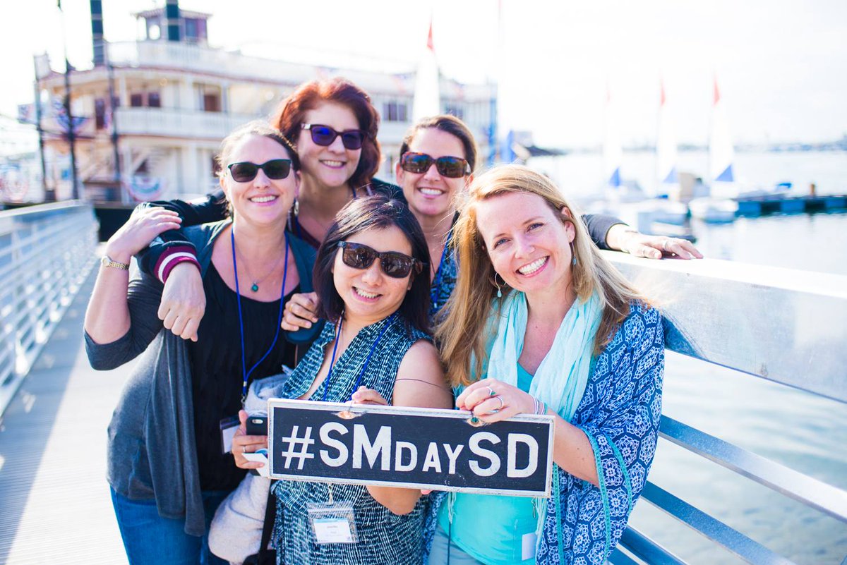 #SMEChat It's an INSTAGRAM WEEK-STRAVAGANZA with #IMS20 too, y'all! Hello from Sunny San Diego. 
Flashback pic to #SMDay17 w/some of my SD peeps.
